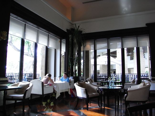 ■クラブラウンジ■<br /><br />お部屋以外で、唯一冷房の効いた空間♪<br /><br />ありがたいスペースだったぁ〜♪