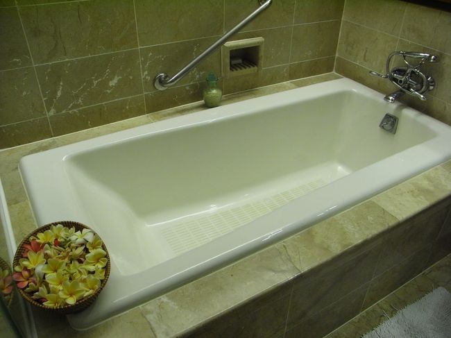 ■バスルーム■<br /><br />バスルームの正面には、バスタブ。