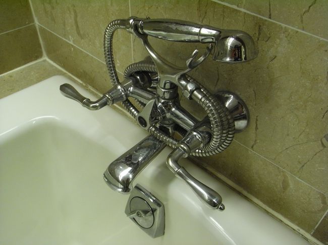 ■バスルーム■<br /><br />可動式のシャワーがあるのは、助かる♪