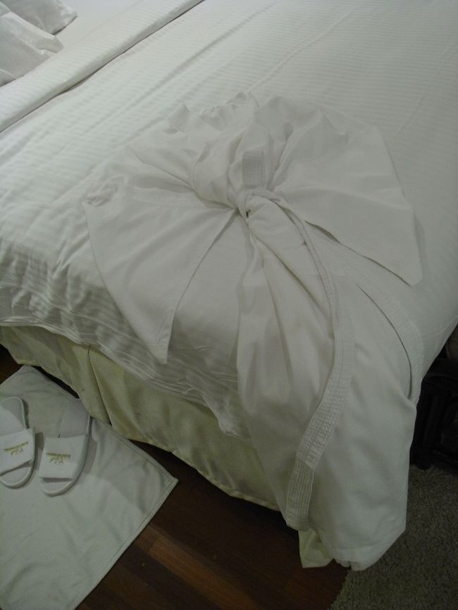 ■部屋■<br /><br />バスローブと、<br />ルームウェアも置いてある！！<br /><br />