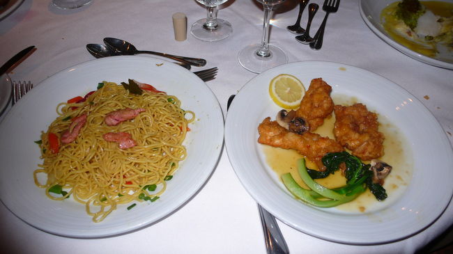 今夜も夕食の主菜を２つも注文しました。<br />また太って帰ることになりそうです。