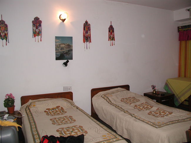 ホテルの室内。