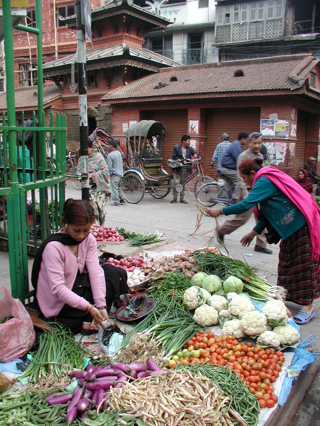 庶民のバザール、ヒティ・チョークの野菜売り。
