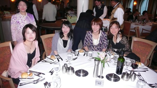 広島地区から来られた若い４人の、活発でクルーズを心から楽しんでおられたお嬢さん達です。