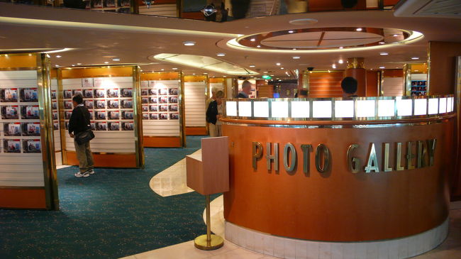 フォトギャラリーです。<br />船のプロが撮った写真が販売用に展示されています。<br />１枚ＵＳ１０ドル位ですが、船長との２ショットはＵＳ１５ドル位します。<br />