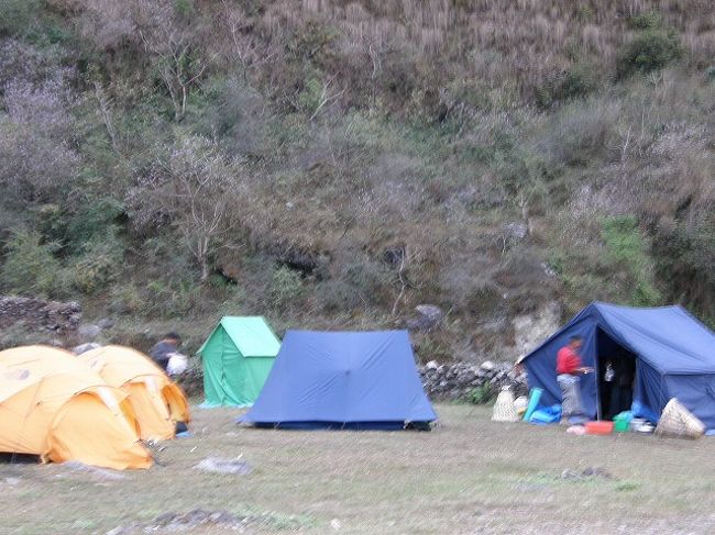 リプルン村でのキャンピング。