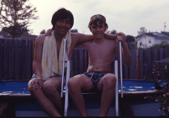 スコットと自宅プールで