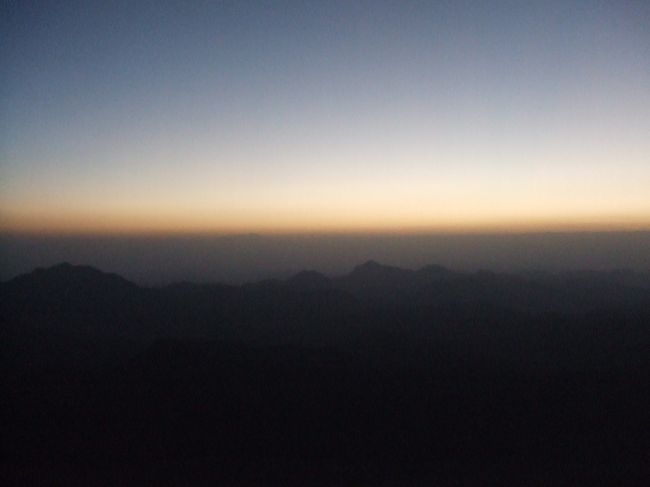 ・シナイ山　<br /><br />そして、徐々に明るくなり。