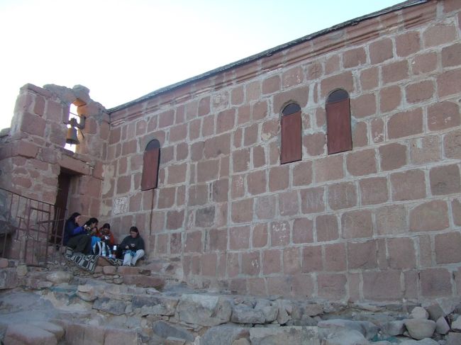 ・シナイ山　<br /><br />教会っぽかったけど、教会やったんやろか？