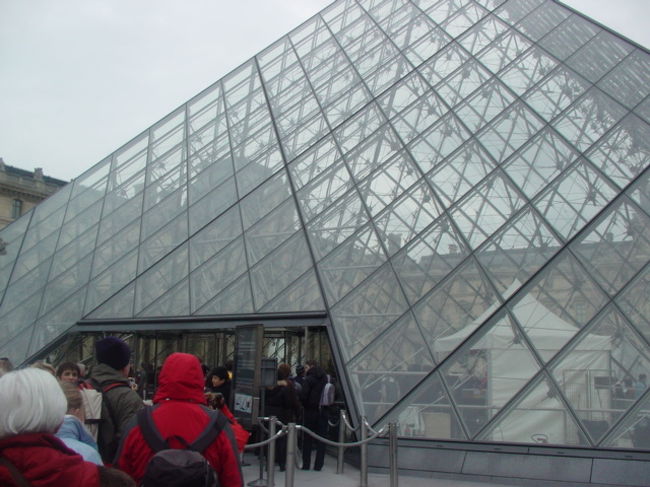 こっから入場して、チケット買います。<br /><br />