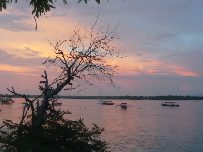 ギリ　トランワンガンの夕暮れ