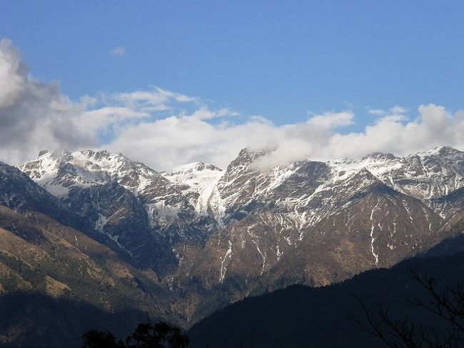 雲よ早く・・・。