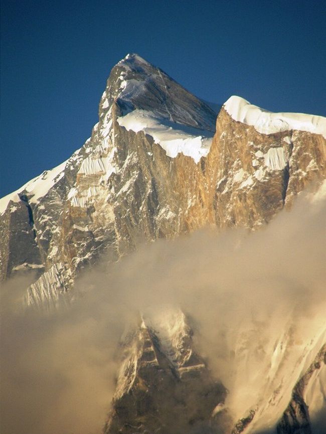 夕日は沈みつつあり<br /><br />山肌は染まり最高潮。