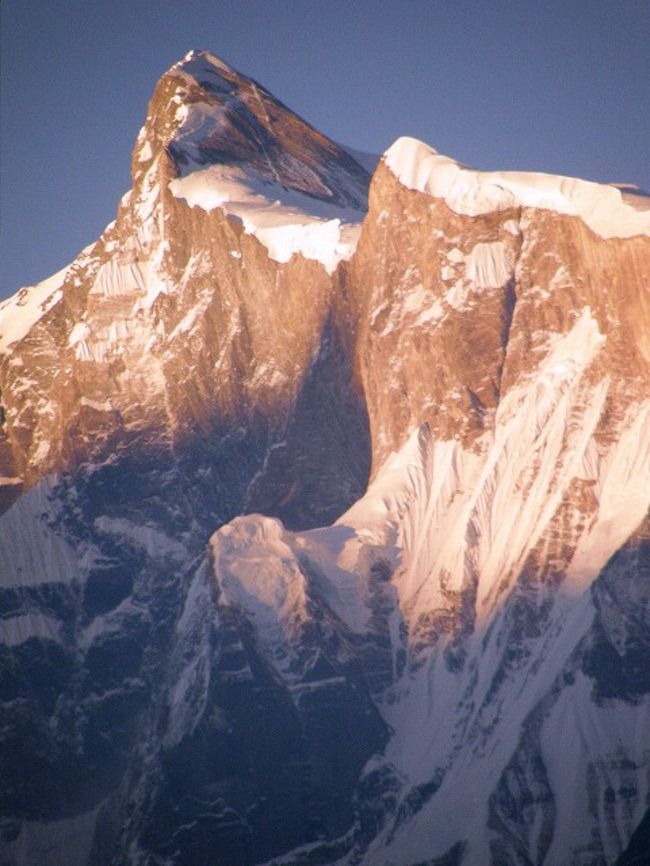 このまま時間をとめてほしい・・・。<br /><br />素晴らしい<br />アンナプルナ?をいつまでも観ていたい<br />徐々に隠されていくアンナプルナ?。 