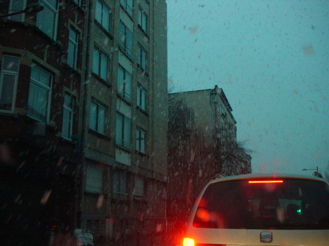 <br />もう寒すぎます。<br />3月終わるのに、雪降ってます。