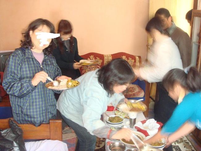 お邪魔したなら、もちろん、ごちそうになりましょう。奥さんの手料理、変わらずおいしかったわ。