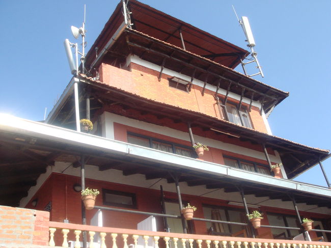 ナガルコットでも一番てっぺんにあるホテル。マウンテンリゾートに泊まります。