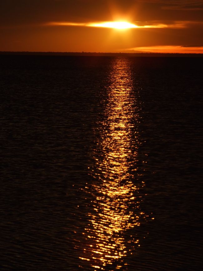 タパジュス川に沈む夕陽。