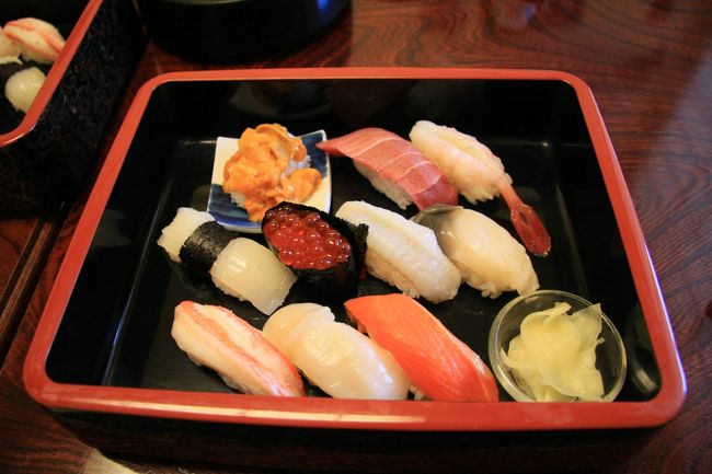 政寿司本店<br /><br />こちらが「こぼれ海水ウニ入り十貫握り」でお値段２，８００円也！！一つ一つ良いネタを使っていて美味しかったです。でもウニはちょっと時期を外しているのか私の舌が肥えてしまったのか分からないですが昔の感動を思い出せなかったです・・・とはいうものの美味かったですよ♪