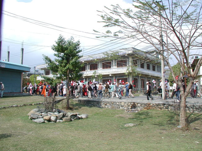 ポカラの町中ではネパールの総選挙が近いので、あちこちで選挙活動が展開されていた。<br /><br />王政の廃止になるのか注目されていました。<br /><br />ここでもネパールの内情の一端に触れた思いでした。<br /><br /><br />　　　　　　　　　　　　完