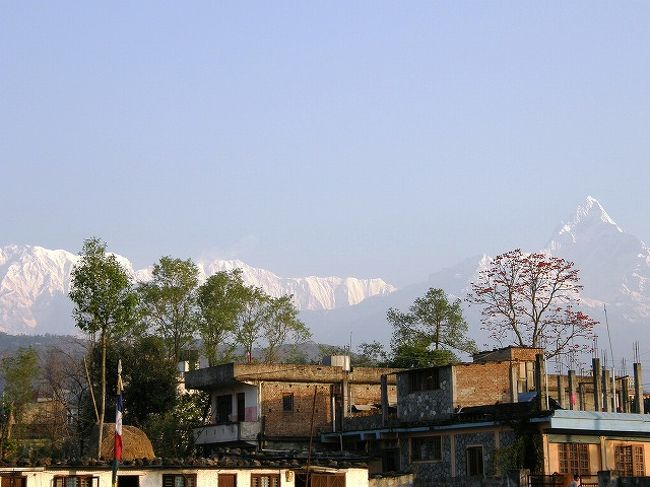 かなり日は昇り山は輝きを増す。