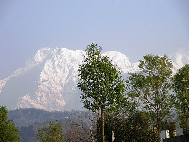 かなり日は昇り山は輝きを増す。