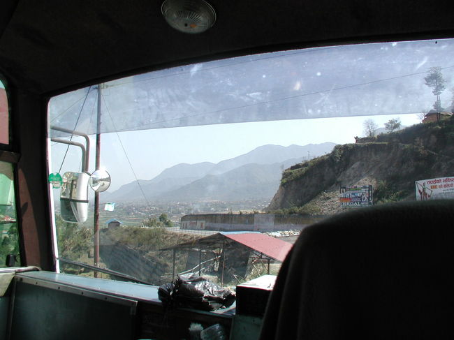 車のフロントから。