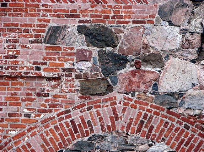 　鐘付堂　下部　石組みと煉瓦基礎