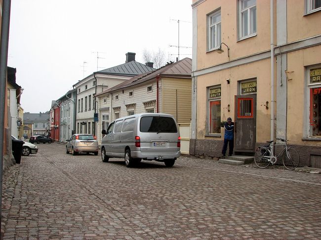 　　石畳の道<br /><br />乗り心地は？<br /><br />　　　余計な心配です