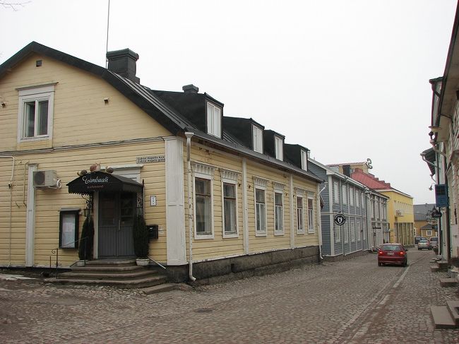 何処やらに<br /><br />安くて美味しいチョコレート工場があると聞きましたが。<br /><br />　行かない、時間が無い。<br /><br />買い方も判らない（泣き）