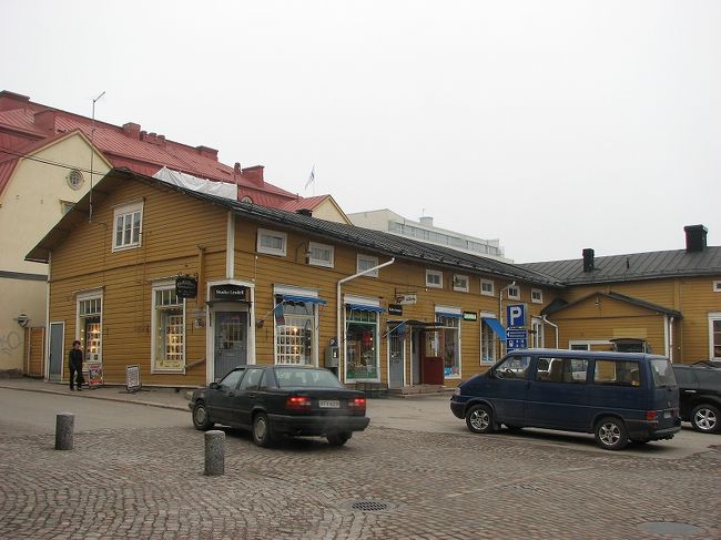 　　坂道、、<br /><br />予定の画像３０枚で収まらなかったので<br />　　次回もボルヴォー市街を<br /><br />　　　　　　完