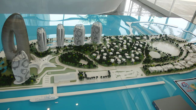 １階で見たのは、リゾート開発の模型だけでした。