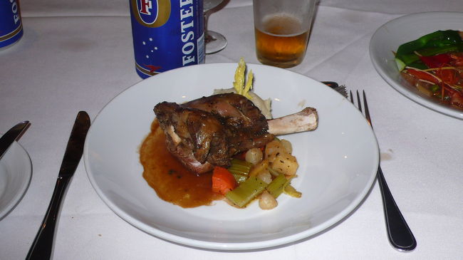 今回のクルーズ最後の夕食。<br />見た目が良くありませんが、美味しい料理でした。