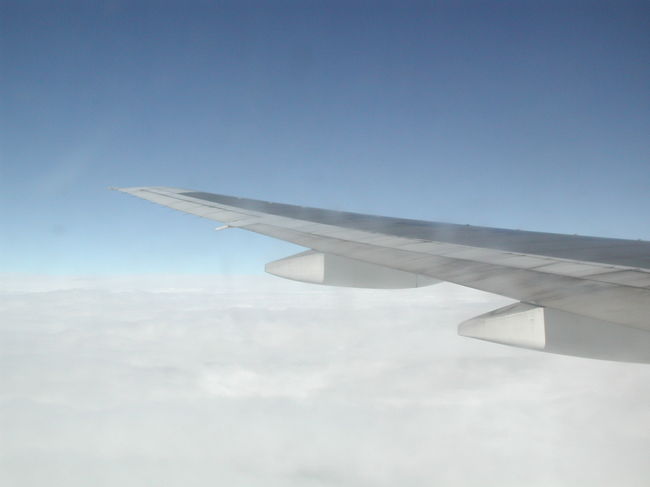 機内インホメーションだと<br />島根県上空から日本上空に入る。<br /><br />窓外から、はっきり判ったのは淡路島。