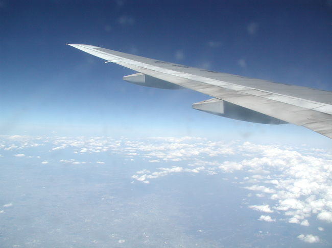 本命は富士山を撮りたかったのだが・・・。<br /><br />確か、この辺の位置だが残念ながら雲の中のようで確認できなかった。<br /><br />残念・・・。