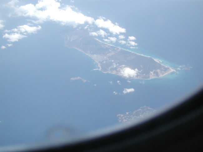 伊豆諸島、新島上空から成田に向け回りこんでいるようだ。