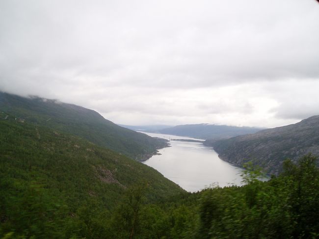 オフォト鉄道からの写真です。<br />あまり天気が良くなくて残念。<br />