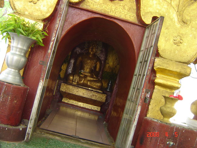 金箔を貼ってきました