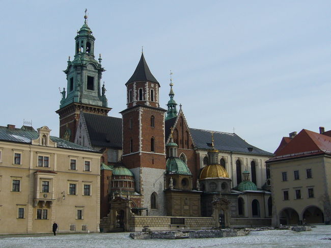 クラコフ城の中庭。寒かったので雪が融けていません。