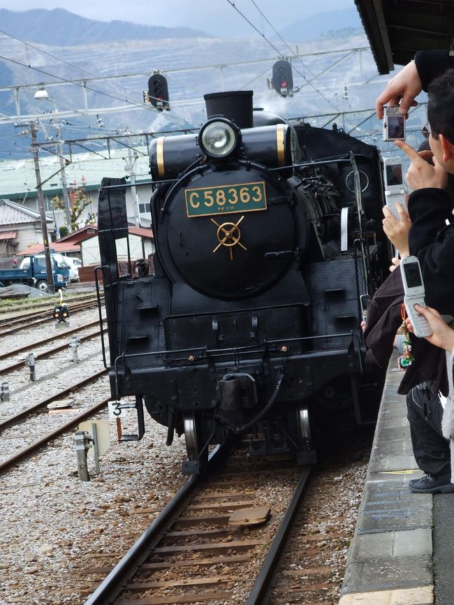 神社から歩いて『秩父駅』へ。<br />ＳＬに乗っちゃいました！
