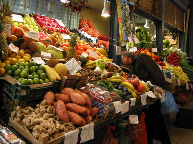 相変わらず、色とりどりの野菜が満載です。<br />日本より若干ビックサイズのような気が。