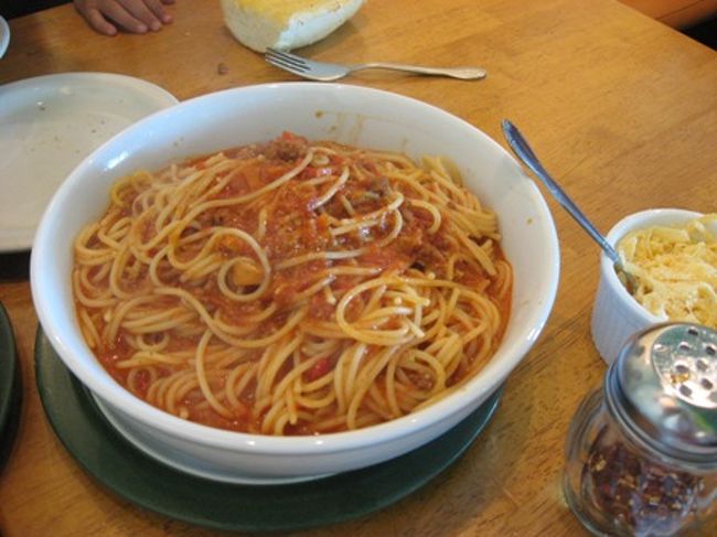 12：30　カプリチョーザでランチ。<br />次々に注ぎ足されるわんこアイスティー、洗面器スープ、メガ盛りパスタと格闘しながら完食。<br />気分はビリーズブート。ビクトリー！