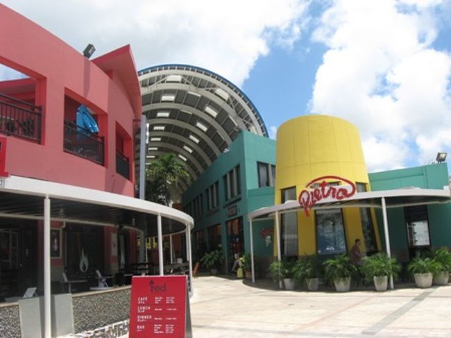 食後、まだ時間があったのでトロリーに乗ってアカンタモールへ。<br />小さいけれど、我ら夫婦のお気に入りの場所です。<br />ピエトロはちゃんとしたパスタが食べれてオススメ。