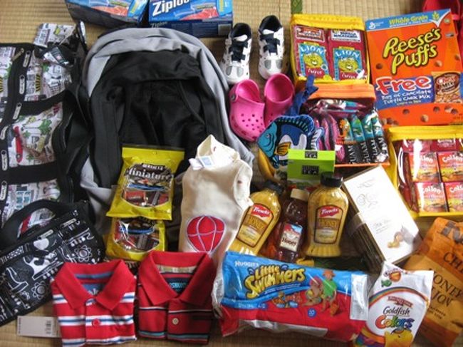 【あとがき】<br />グアムはやっぱり安近短で子連れには最高なところ。<br />ハワイには負けるけど、ハワイにないものもいっぱいあってワタシは好きです、グアム。<br />今までバカにしててごめん。笑<br /><br />子連れ海外の心配事、それは機内での過ごし方。<br />うちは毎回お菓子とおもちゃで乗り切ってます。<br />今回、息子は飛行機5回目の成果か、とっても大人しく乗ってくれ、この旅一番の感動を与えてくれました。<br />ちょっと野望が生まれてきちゃったよ、母さんは。<br /><br />子連れだと思い通りにならないことがいっぱい。<br />ぶっちゃけ2歳の子連れ海外旅行なんて親の自己満足でしかない。<br />「連れて来てあげてる」じゃなくて「着いて来てもらってる」ぐらいの気持ちでいたら、もっと余裕がでてくるんじゃないかな、と思いました。<br />これからも精進しまっす。だからまた連れてけ夫よ。<br /><br /><br />そんなこんなで長々とお付き合いいただきありがとうございました。<br />みなさまの旅が素敵なモノになりますようにｖｖ<br /><br />　　　　　　2008/04/22　　鷹子拝<br /><br /><br /><br /><br />