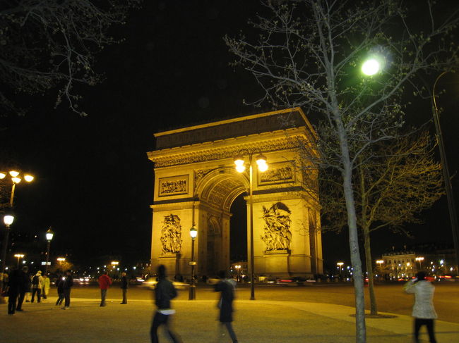 その夜､イルミネーションツアーに参加｡