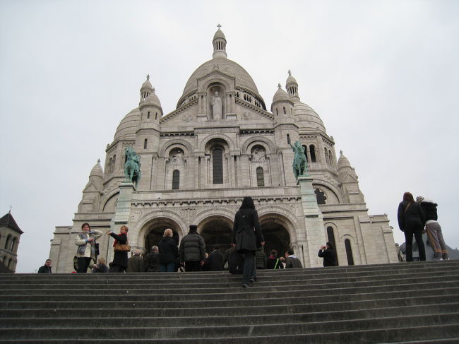 ２日目<br />今日は忙しい｡<br />まずはサクレクール寺院へ｡