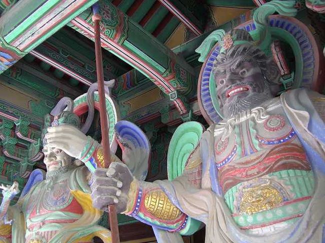 四天王<br /><br /><br />そして、こちらは右側に並ぶ２体です。