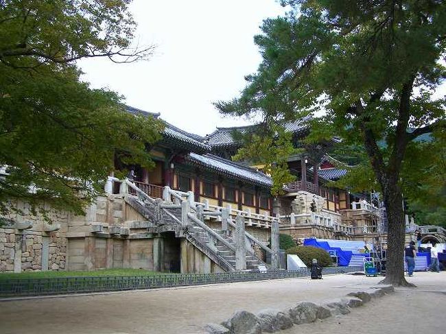 復興作業<br /><br /><br />本堂全体はこんな感じで工事中でした。<br />復興作業なのかな？