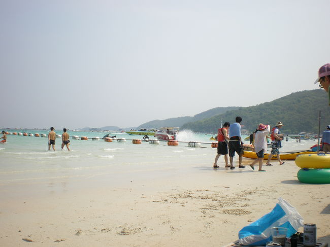 前方の岬を右方向がパタヤ方面。