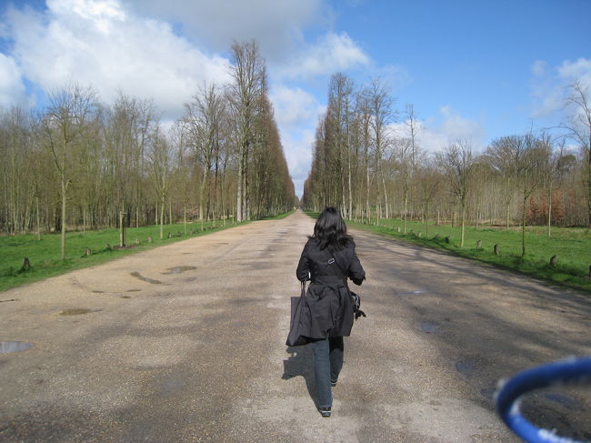 トリアノンに向かって散歩